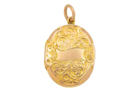 Antique 9ct Gold Oval Engraved Locket - Gem