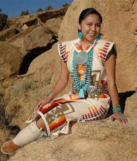 Pin by Sophie on Indianer - Indians | Native american fashion, Native american dress, Native ...