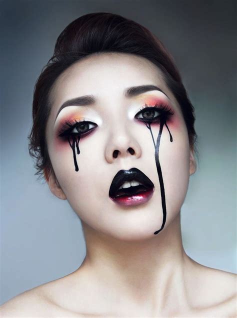 Happy Halloween Day: 30 Gothic Halloween Makeup Ideas