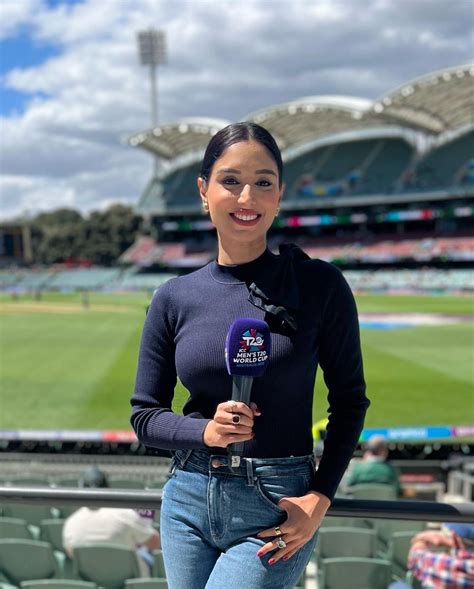 Sports Presenter Zainab Abbas's Chic and Sun-Kissed Look from Adelaide ...