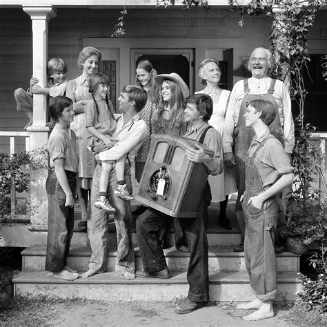 At 50, TV's ‘The Waltons’ still stirs fans’ love, nostalgia | AP News