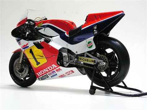 Racing Scale Models: Honda NSR 500 F.Spencer 1984 by Max Moto Modeling