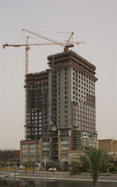 Sheraton Mall of the Emirates (Dubai, 2010) | Structurae