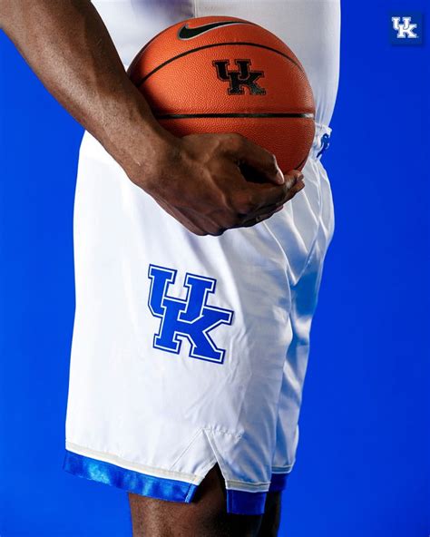 Kentucky Wildcats Unveil New Basketball Uniforms – SportsLogos.Net News