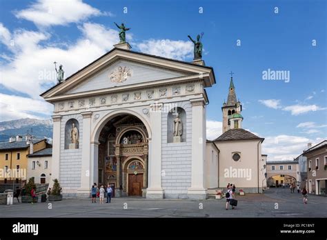 Italy valle aosta cathedral santa hi-res stock photography and images ...