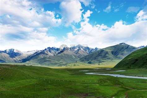 一望无际的雪山草原图片素材_免费下载_jpg图片格式_VRF高清图片500276115_摄图网