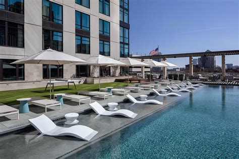 Marriott Dallas Uptown Pool Pictures & Reviews - Tripadvisor