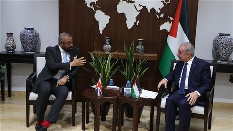 UK foreign secretary holds talks with Palestinian prime minister