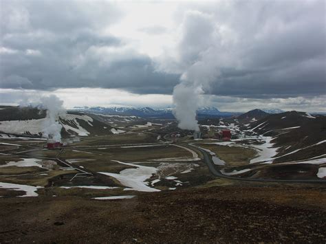 Archivo:Krafla geothermal power plant 19.05.2008 12-43-46.jpg - Wikipedia, la enciclopedia libre