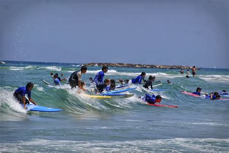 Surfing in Tel Aviv | This is the best shot of a series of s… | Flickr