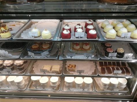 M Bakery, Taguig City - Restaurant Reviews, Phone Number & Photos ...