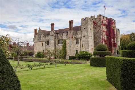 Hever, Kent, UK, 2011. Hever Castle in Kent 8250737 Stock Photo at Vecteezy