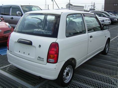 Daihatsu Mira 1999 - Look at the car