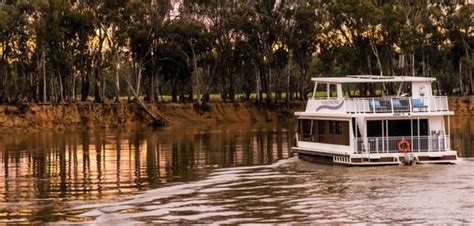 Moama on Murray Houseboats