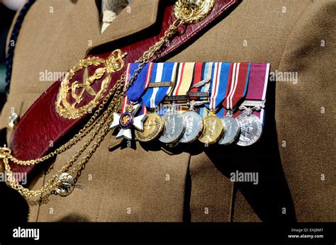 Soldier of the Royal Gurkha Rifles in ceremonial uniform with medals Stock Photo - Alamy