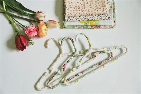 vintage pretty: Floral { DIY } Hangers