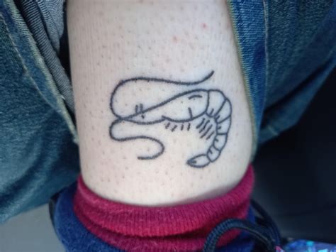 my most recent stick n poke !! my line work has defo improved : r/sticknpokes