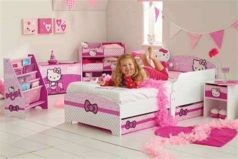 15 Hello Kitty Bedrooms that Delight and Wow!