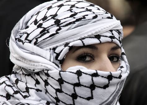 Apa Itu Keffiyeh Simbol Dan Artinya Bagi Masyarakat Palestina | Hot Sex Picture