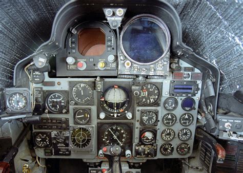 F-4 COCKPITS LAY OUT