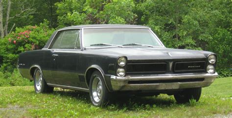 File:1965 Pontiac Tempest 2-door black.jpg - Wikipedia