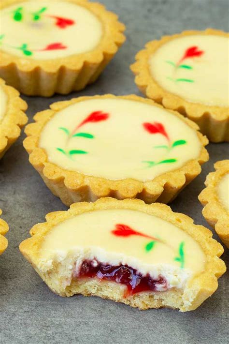 Strawberry Cheese Tarts Recipe | El Mundo Eats