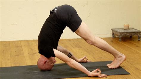 Headstand variations | Ekhart Yoga