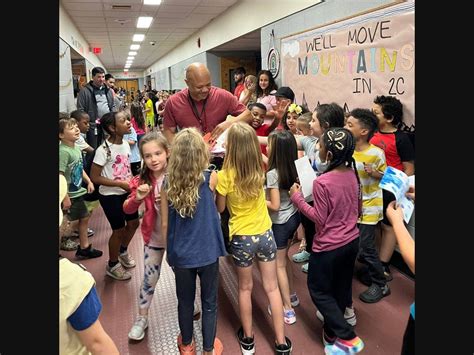 Maple Hill Elementary School Students Bid Farewell to Mr. Gary | Naugatuck, CT Patch