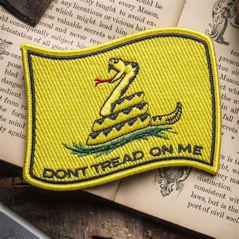 Gadsden Waving Flag - Morale Patch Database