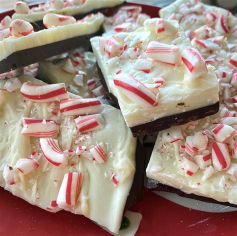 4 Ingredient Peppermint Bark Recipe - The Art of Food and Wine