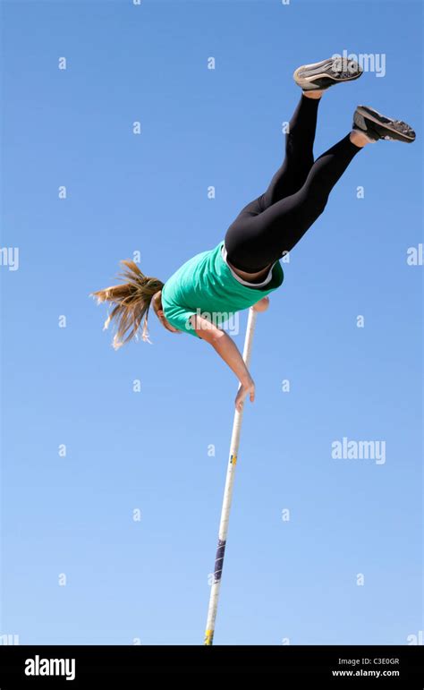 Pole vault technique hi-res stock photography and images - Alamy