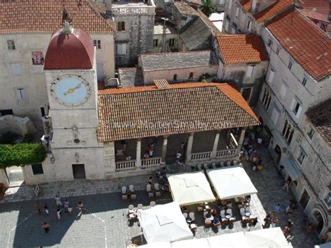 Trogir square below Cathedral | www.croatia-expert.com