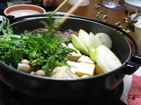 File:Sukiyaki cooking by Heroic Beer.jpg - Wikimedia Commons