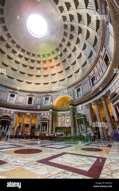 Oculus pantheon rome hi-res stock photography and images - Alamy