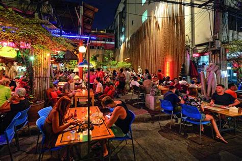 Khao San Road: A Complete Guide to Sights, Hotels, Food, Bars