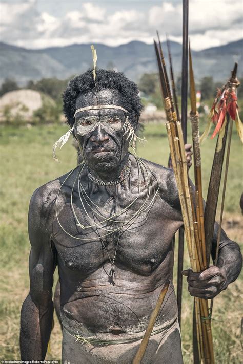 Papua New Guinea And Cannibalism Human Brain Eating Brains Cannibals ...