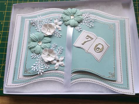 Pin by Silvia Espinosa on Cards - Bookatrix, Fan, Pop-up & Triple Easel ...