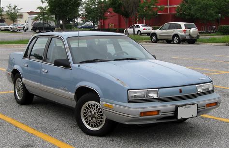 1990 Oldsmobile Cutlass Calais - Information and photos - MOMENTcar