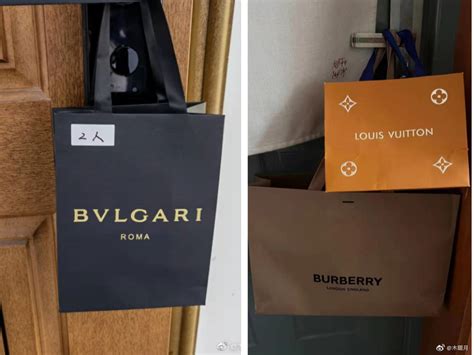 Swagger much?! Shanghai residents display luxury shopping bags on their ...