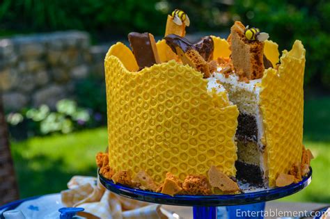 Honeycomb Cake with Sponge Toffee Garnish – Entertablement