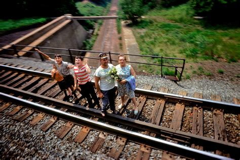 RFK Funeral Train – Rarely Seen Photographs by Paul Fusco Offer a Unique and Moving Perspective ...