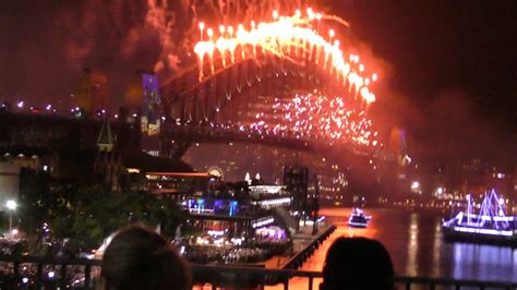 NYE 2016 to 2017 Sydney Harbour Bridge Fireworks Part 2 - YouTube