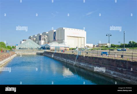 Barrow in furness shipyard hi-res stock photography and images - Alamy