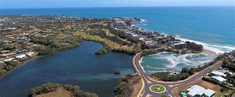 Bargara Real Estate - LOWSET UNIT - CENTRAL BARGARA - OCEAN, SHOPS...GREAT LIFESTYLE.