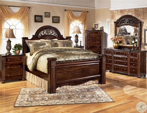 Leahlyn Warm Brown Poster Bedroom Set in 2021 | Bedroom furniture design, Bedroom sets, Bedroom set