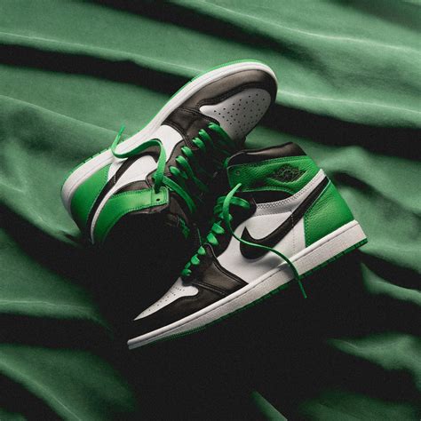 Jordan 1 Retro High OG 'Lucky Green' UNDER Retail At StockX — Kicks ...