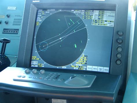 File:Navigation system on a merchant ship 2.jpg - Wikimedia Commons