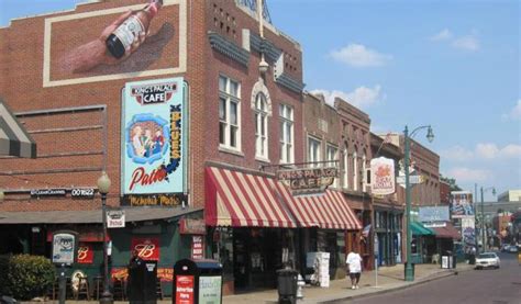 5 Self-Guided Walking Tours in Memphis, Tennessee + Create Your Own Walk