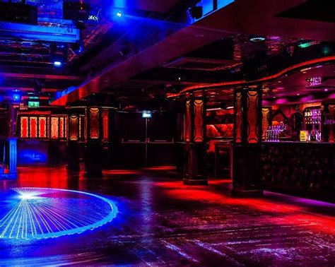 DUBLIN nightlife: 10 bars & clubs you NEED to experience