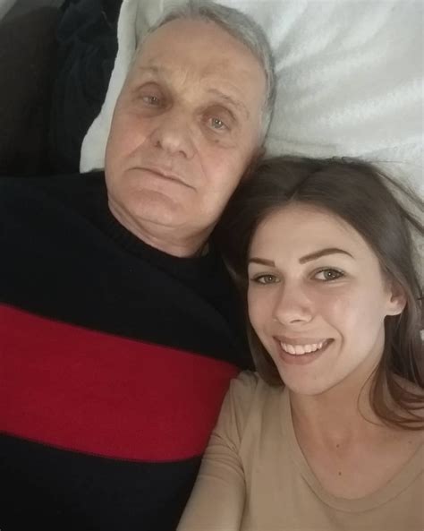 26 year old man dating 21 year old woman